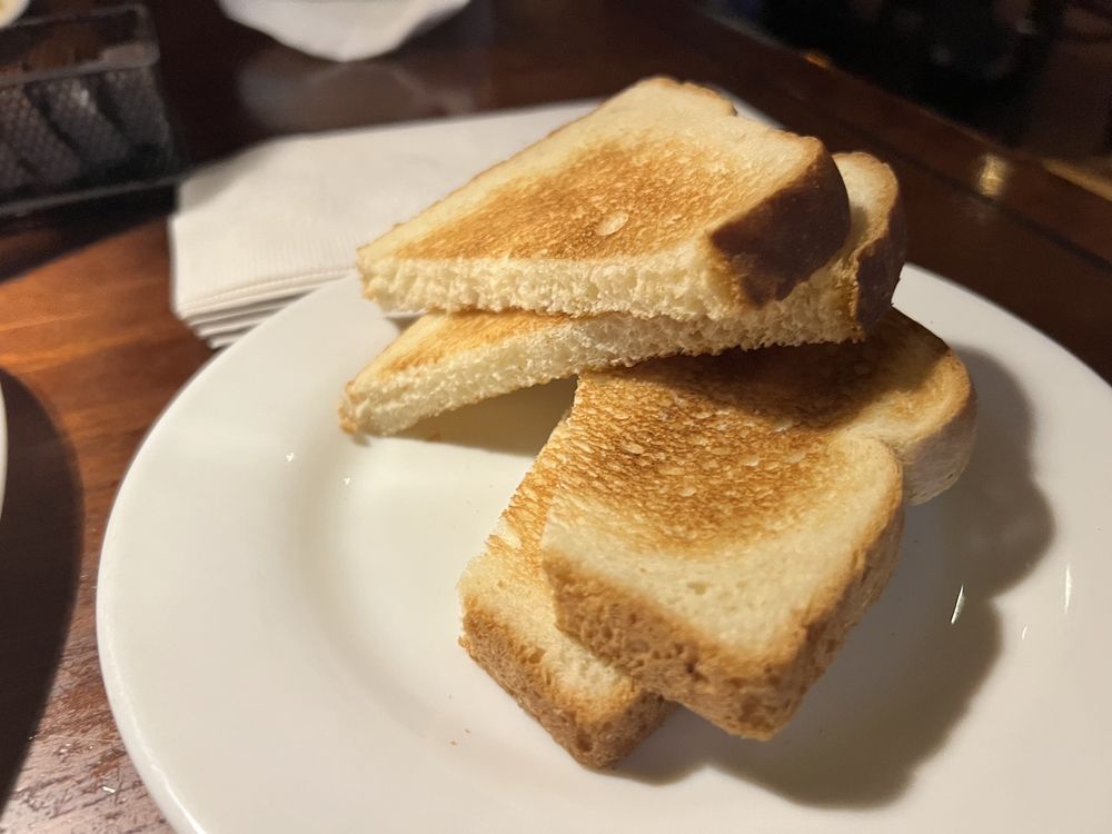 The Lakes Lounge - Photo 3