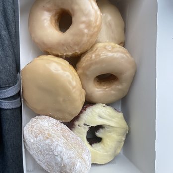 Donut Kingdom - 1/2 Dozen Assorted Donuts (Key Lime, Red Velvet, Maple Glazed (2), Blueberry Maple Glazed, and strawberry) - Donuts Near Me - Tallahassee, Florida