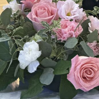 Rosa's La Hacienda - Beautiful huge roses and greens - Florists Near Me - Boca Raton, Florida Rosa's La Hacienda - Beautiful huge roses and greens - Florists Near Me - Boca Raton, Florida