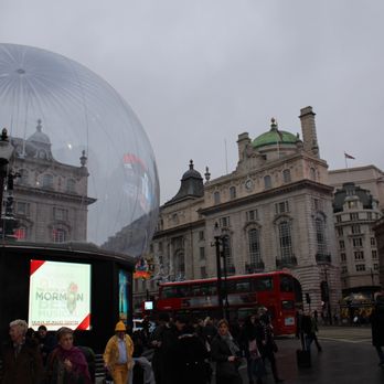 Piccadilly Circus - Piccadilly Circus with a double-decker bus - Landmarks & Historical Buildings Near Me - London, XGL