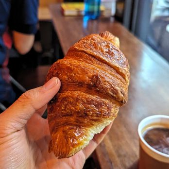 Mallo Coffee & Bar - Butter Croissant - Coffee & Tea Near Me - Toronto, Ontario Mallo Coffee & Bar - Butter Croissant - Coffee & Tea Near Me - Toronto, Ontario