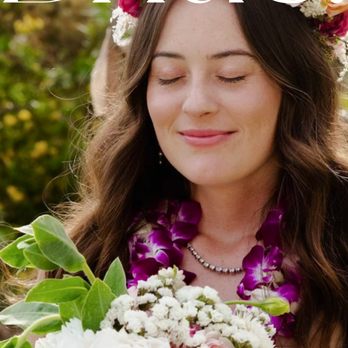 T-Quets - Custom floral crown, bouquet, and lei - Floral Designers Near Me