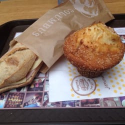 Colombus Cafe - Le classique jambon beurre emmental et muffin ananas-coco