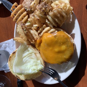 Salt Creek Grille - Creek Burger and Waffle Fries - New American Near Me - Rumson, New Jersey