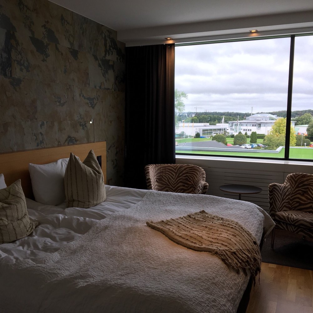 Zoi Le Amor: Tatoveringer, image size:1000x1000