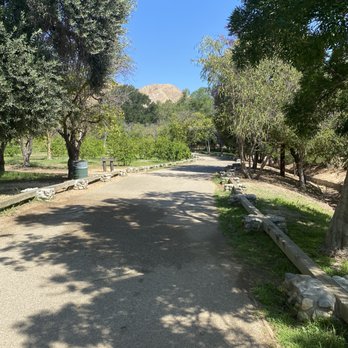 O'Melveny Park - Path through the park. - Parks Near Me - Granada Hills, California