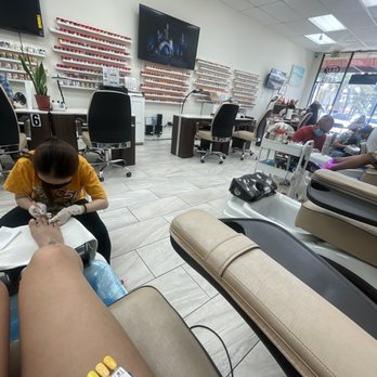 Lotus Nails Spa - Nail Salons Near Me - Maywood, California