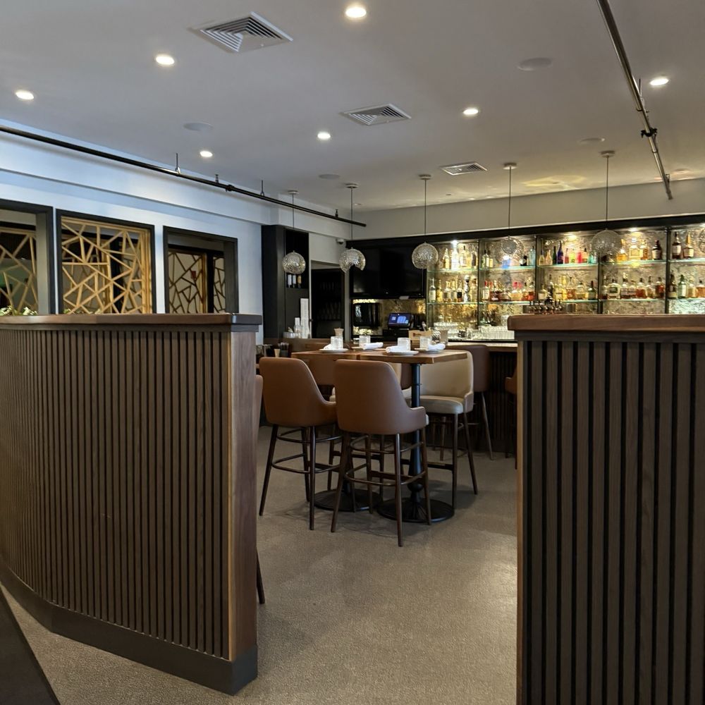 At The Rooftop - Inside - Cocktail Bars Near Me - Canton, Connecticut