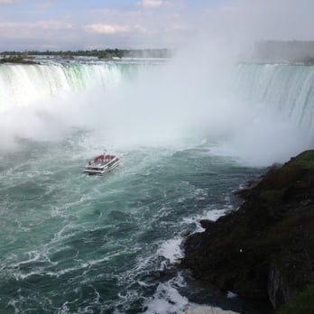 Niagara Falls - Hornblower boat going into Horseshoe Falls - Landmarks & Historical Buildings Near Me - Niagara Falls, Ontario Niagara Falls - Hornblower boat going into Horseshoe Falls - Landmarks & Historical Buildings Near Me - Niagara Falls, Ontario