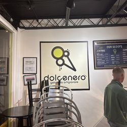 Dolcenero Gelato - Inside