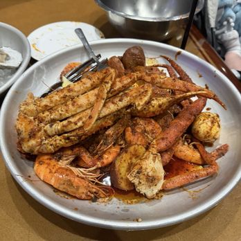 Fish N' Tails Oyster Bar - Broil platter - Seafood Near Me - Garland, Texas Fish N' Tails Oyster Bar - Broil platter - Seafood Near Me - Garland, Texas