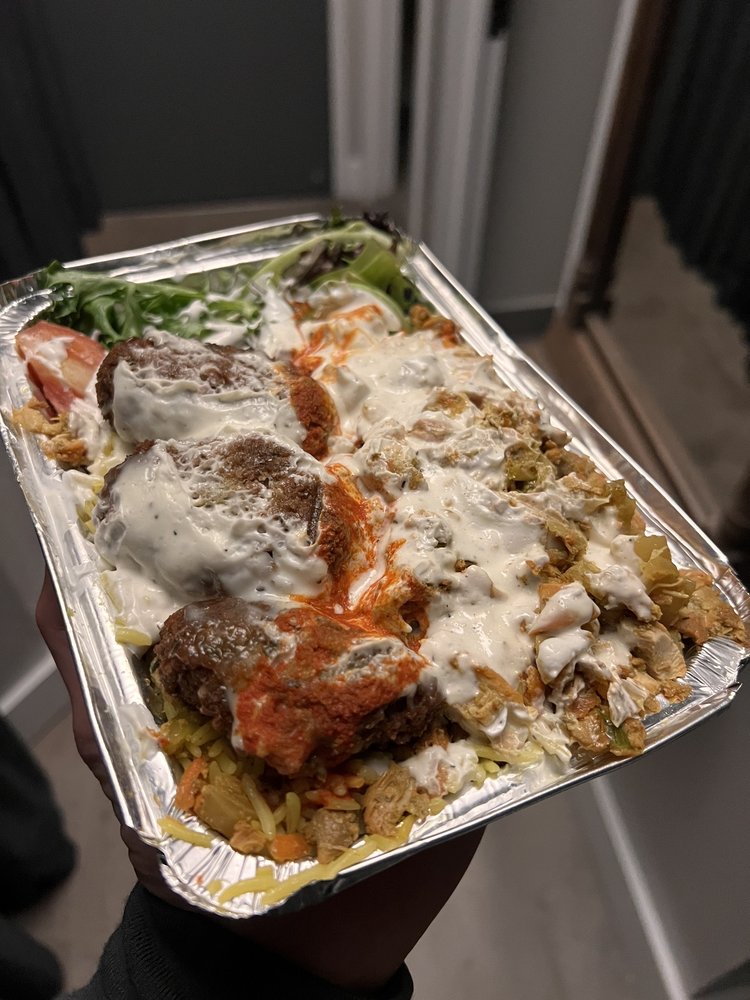 HALAL KITCHEN Updated August 2024 Brooklyn, New York Food Trucks