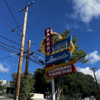 Leonard's Bakery - Bakeries Near Me - Honolulu, Hawaii