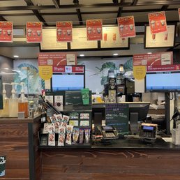 After I ordered drinks, there is not any staff in a few minutes. After I ordered drinks, there is not any staff in a few minutes.