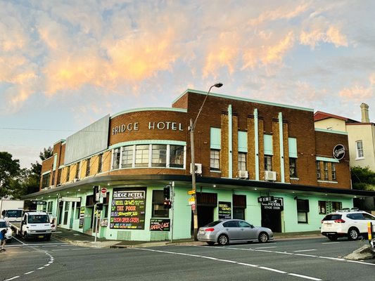 The Bridge Hotel by null