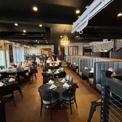 Marina 27 Steak & Seafood - Dining area upon arrival at 4:30