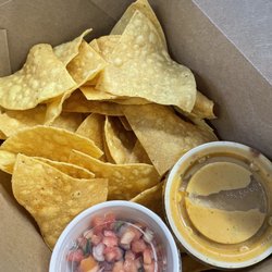 Hi Lo Diner - Chips and queso