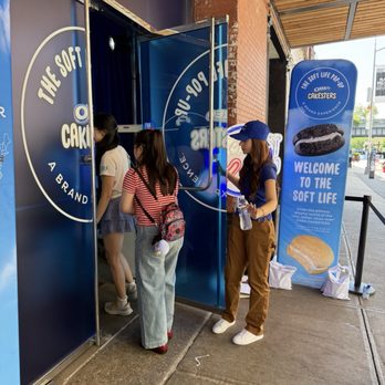 Oreo Cakesters - Pop-up Shops Near Me - New York, New York