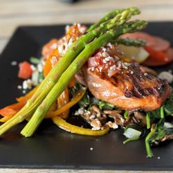 GG's Bistro - Mediterranean King Salmon