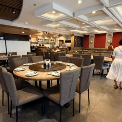 Luk Foo Cantonese Kitchen - Dining room