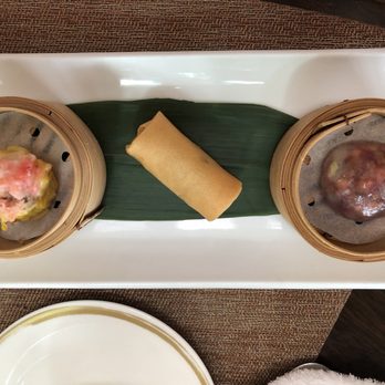萬豪中菜廳 - Dim sum sampler with shrimp and pork dumpling, mushroom dumpling, and spring roll - Chinese Near Me - Hong Kong, HK