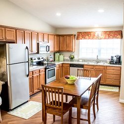 Redwood Hudson - Spacious, Eat-In Kitchens