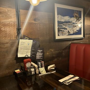 Guy Fieri's Mt. Pocono Kitchen - Booth - American Near Me - Mount Pocono, Pennsylvania