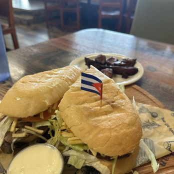 Old Cuban Cafe - Steak Sandwich, plantains - Cafes Near Me - Orlando, Florida