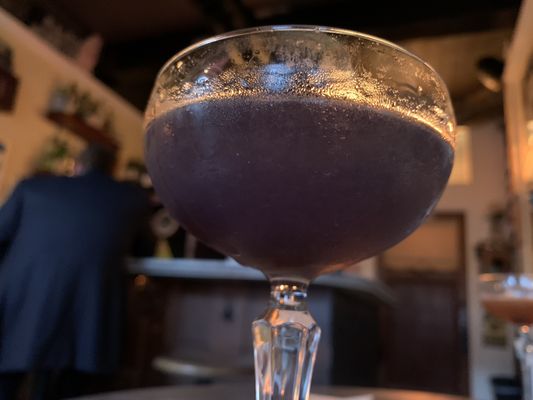 Daphnes Bar by null