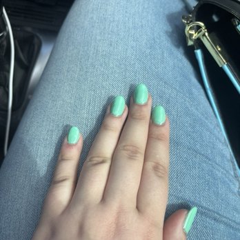 Duluth Nails & Spa - Nails are looking fine, but not all the same size - Nail Salons Near Me - Duluth, Minnesota