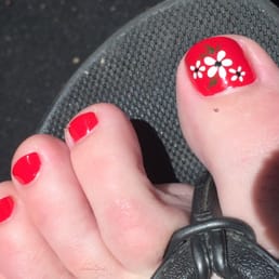 The beautiful red toes!!!
