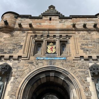 Edinburgh Castle - Main gate - Landmarks & Historical Buildings Near Me - Edinburgh, EDH Edinburgh Castle - Main gate - Landmarks & Historical Buildings Near Me - Edinburgh, EDH