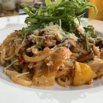 Eleven22 - Comfort Food Near Me - Golden, British Columbia