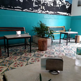 Pola Gelato Shop - Cool sitting area with a fan! - Italian Near Me - Merida, YUC Pola Gelato Shop - Cool sitting area with a fan! - Italian Near Me - Merida, YUC