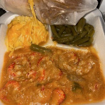 Great Taste Cafe - Crawfish etoufee with mac and cheese and green beans. - Soul Food Near Me - Baton Rouge, Louisiana Great Taste Cafe - Crawfish etoufee with mac and cheese and green beans. - Soul Food Near Me - Baton Rouge, Louisiana