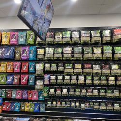 Kratom powder and capsules
