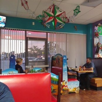 Los Guerreros - Booth area - Mexican Near Me - Pinellas Park, Florida