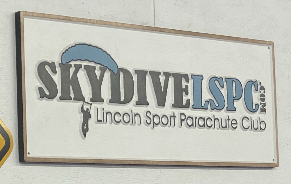 Lincoln Sport Parachute Club Logo