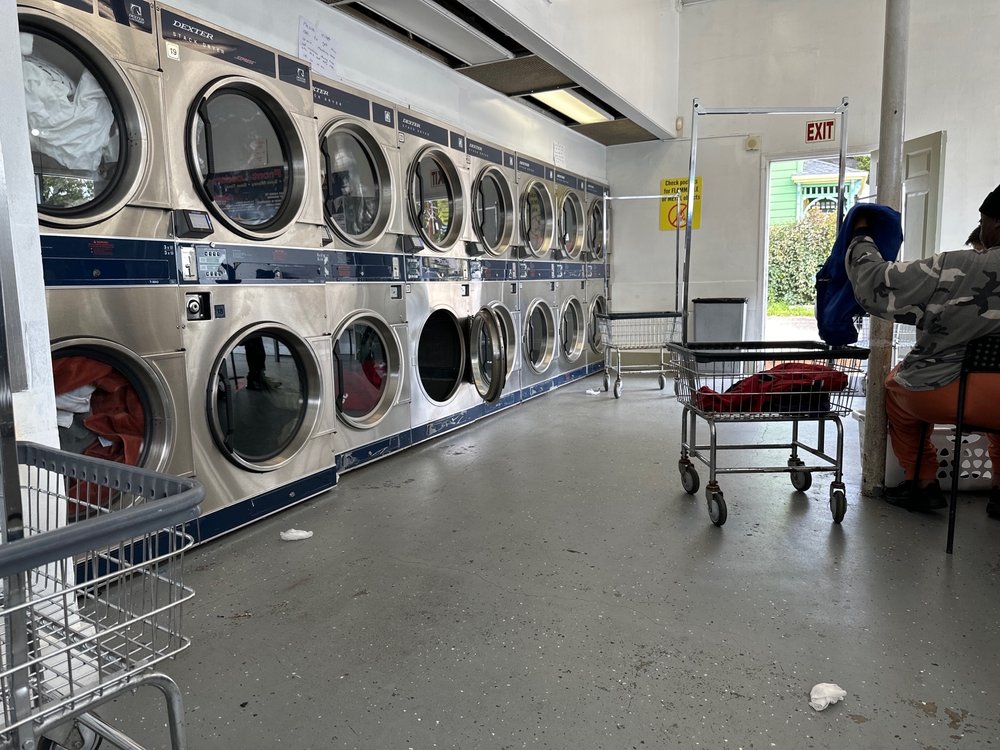 LINCOLN COIN LAUNDRY Updated October 2024 17 Photos & 17 Reviews