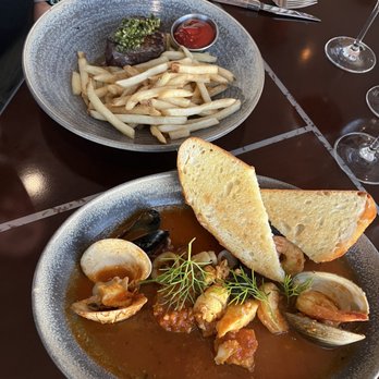 Pacific's Edge Restaurant - Seafood Near Me - Carmel, California