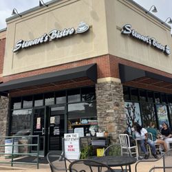 Stewart's Bistro - Outside the restaurant / patio seating