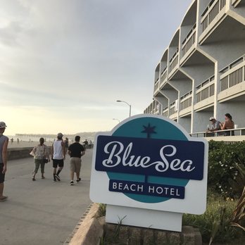 The Wayfarer San Diego - Pics from this evening around the pool area. - San Diego, CA
