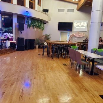 Tea 365 Deluxe - Dinning area is so clean with plenty of space. - Bubble Tea Near Me - Morrow, Georgia