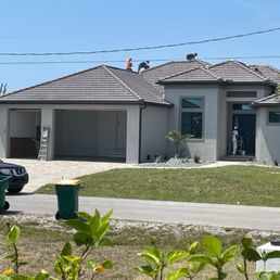 Feeney Roofing fixing roof on new build.