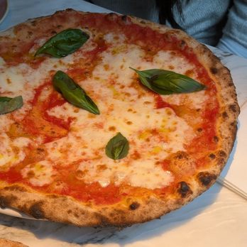 3 Blind Mice - Margherita pizza, crust and tomato sauce were very plain - Pizza Near Me - Edinburgh, EDH