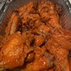 Tre Amici Pizza - Mild wings. Very juicy. Right amount of crisp. Good flavor. Great remarks!