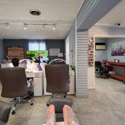 Emmy's Hair & Nails Salon