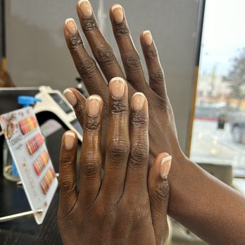 Pearl Nail Lounge - French Tip Acrylic Refill - Nail Salons Near Me - Los Angeles, California