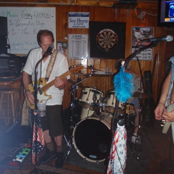 The Sea Breeze - Cafes Near Me - Babylon, New York