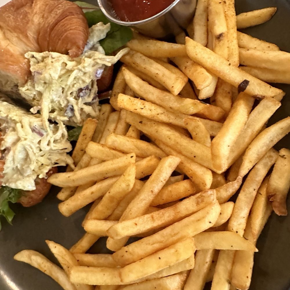 The Magnolia - Curry Chicken - Breakfast & Brunch Near Me - Palatka, Florida